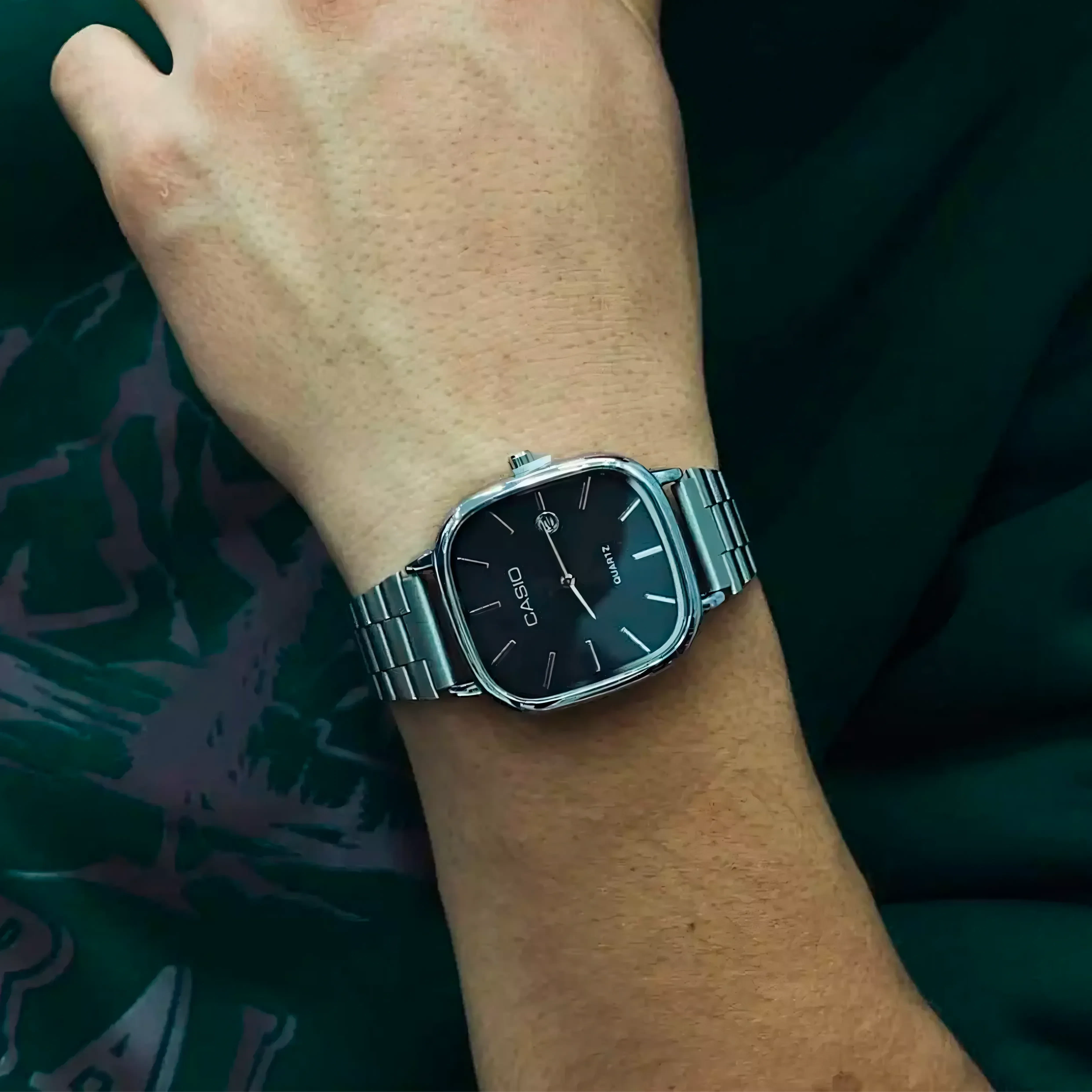 C A S I O Luxurious 36mm Watch - Water Resistant | Transferred steel Relógio CASIO Luxurious 36mm - Unissex Resistente à água | Aço Inoxidável Luxvian